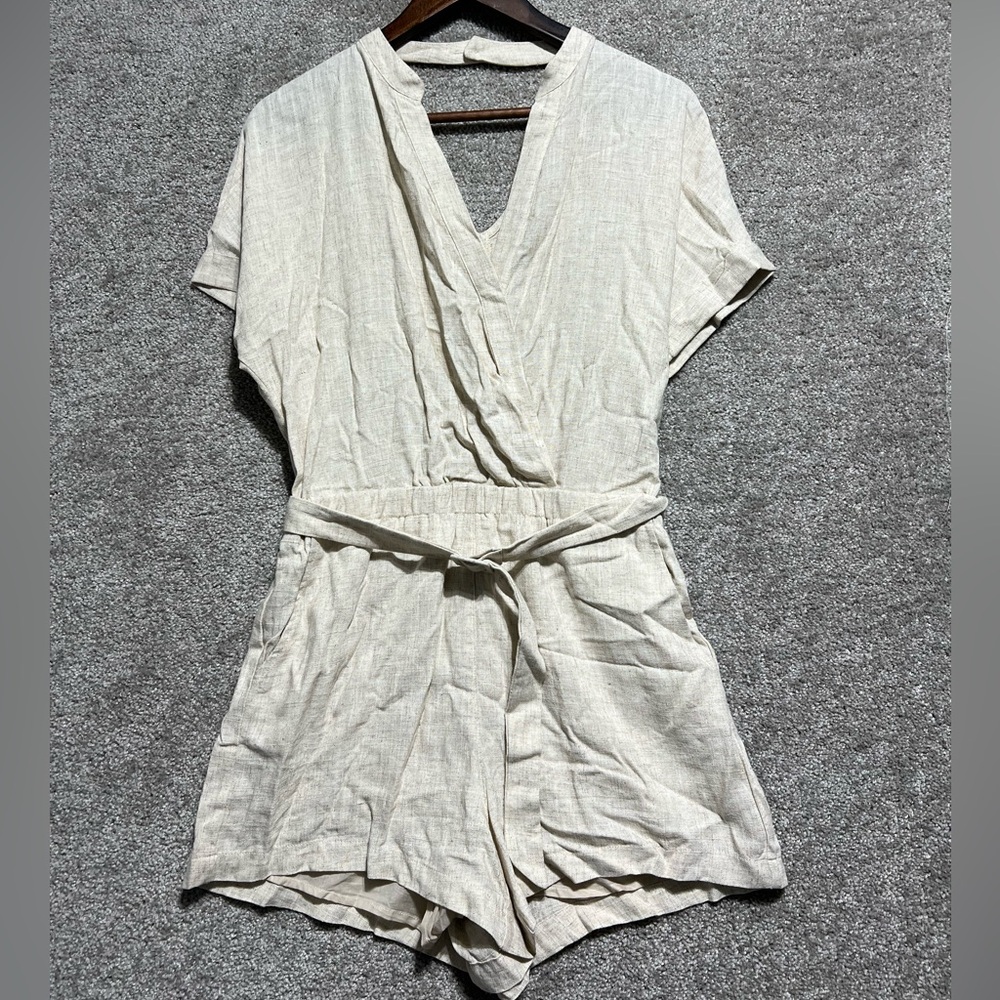 Heartloom Anthropologie Woman’s Linen Shorts Romper Jumpsuit Size Small Belted